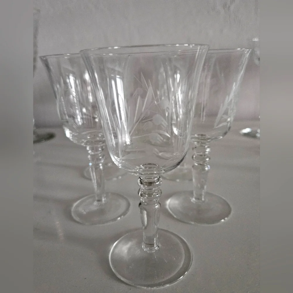 LIBBEY Rock Sharpe Etched Floral Crystal 4 oz Stemmed Glasses | x 9